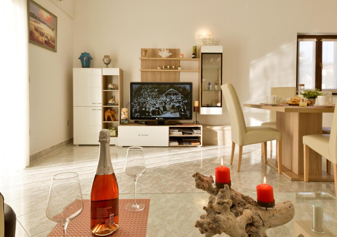 Apartments Villa Rosi أوماغ المظهر الخارجي الصورة